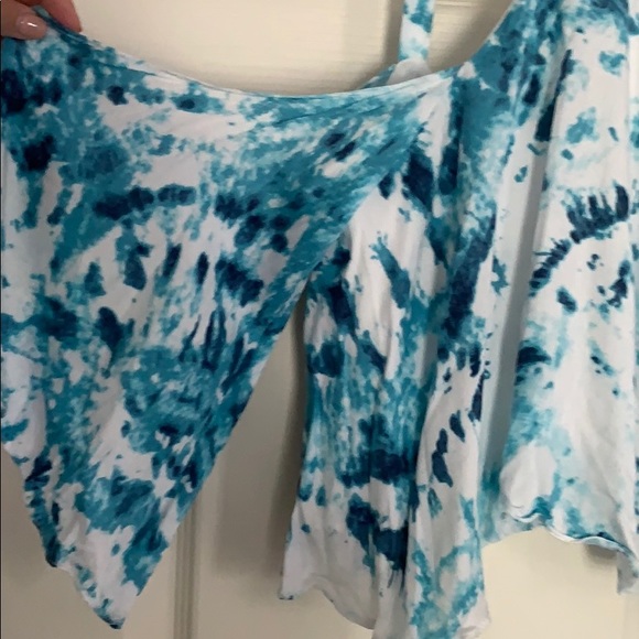 Too - Picture 2 of 2